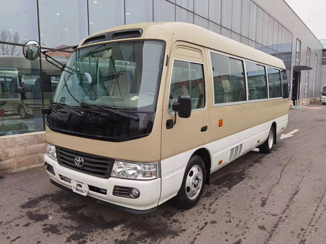 TOYOTA COASTER - Autobus: slika 5 TOYOTA COASTER - Autobus: slika 5