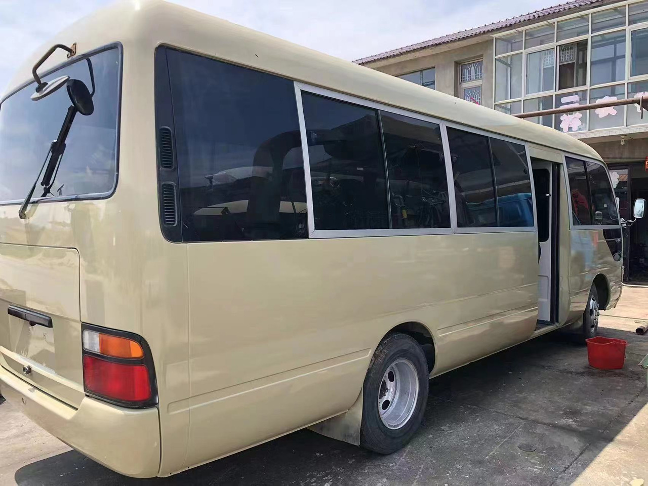 TOYOTA - Autobus: slika 2 TOYOTA - Autobus: slika 2