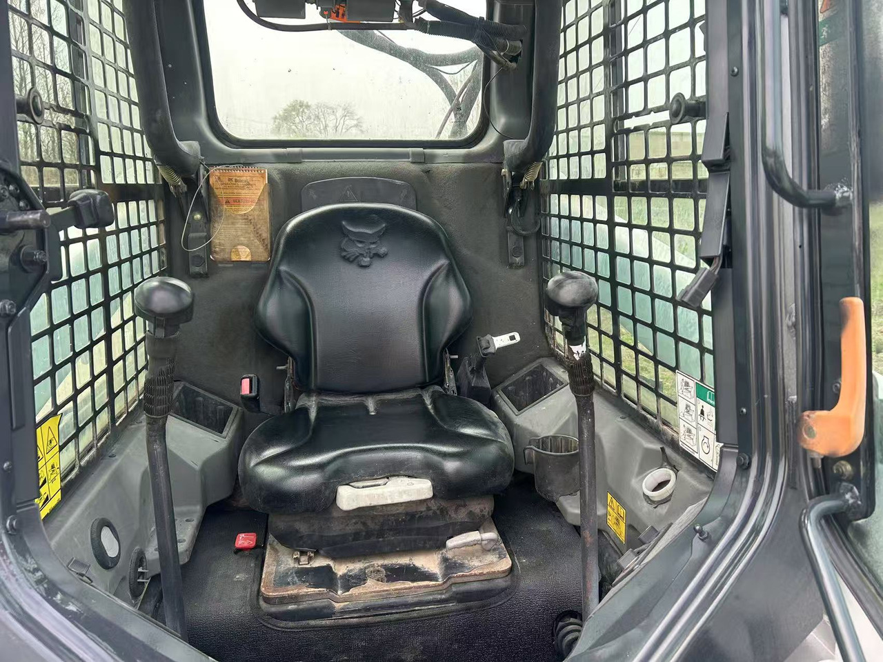 BOBCAT S550 - Mini utovarivač: slika 5 BOBCAT S550 - Mini utovarivač: slika 5
