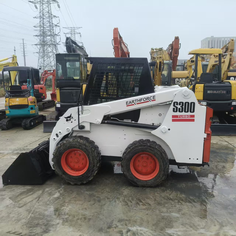 Bobcat S300 - Mini utovarivač: slika 1 Bobcat S300 - Mini utovarivač: slika 1