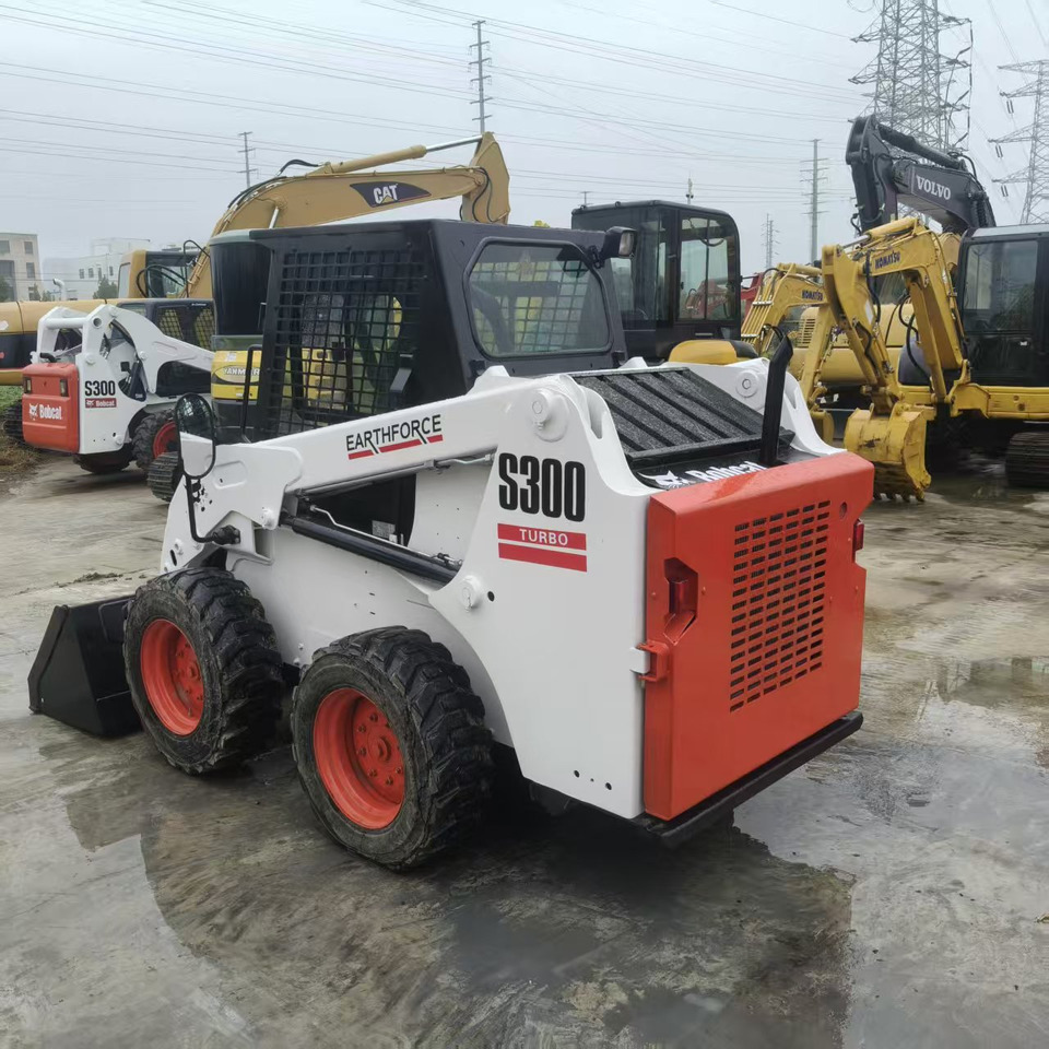 Bobcat S300 - Mini utovarivač: slika 2 Bobcat S300 - Mini utovarivač: slika 2