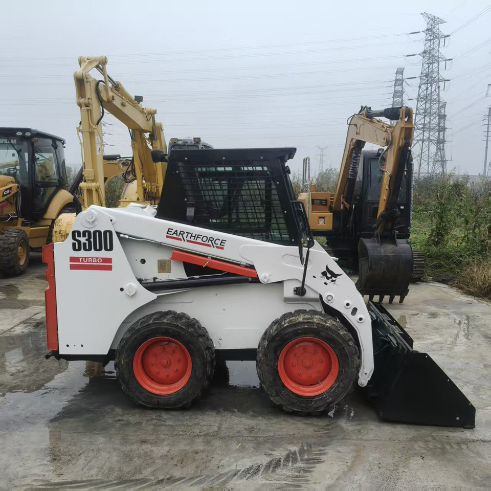 Bobcat S300 - Mini utovarivač: slika 5 Bobcat S300 - Mini utovarivač: slika 5