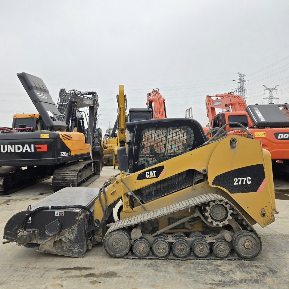 CATERPILLAR 277C - Mini utovarivač: slika 5 CATERPILLAR 277C - Mini utovarivač: slika 5