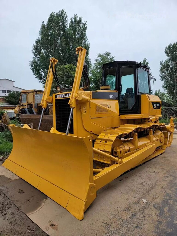 Buldožer Caterpillar D6G: slika 6