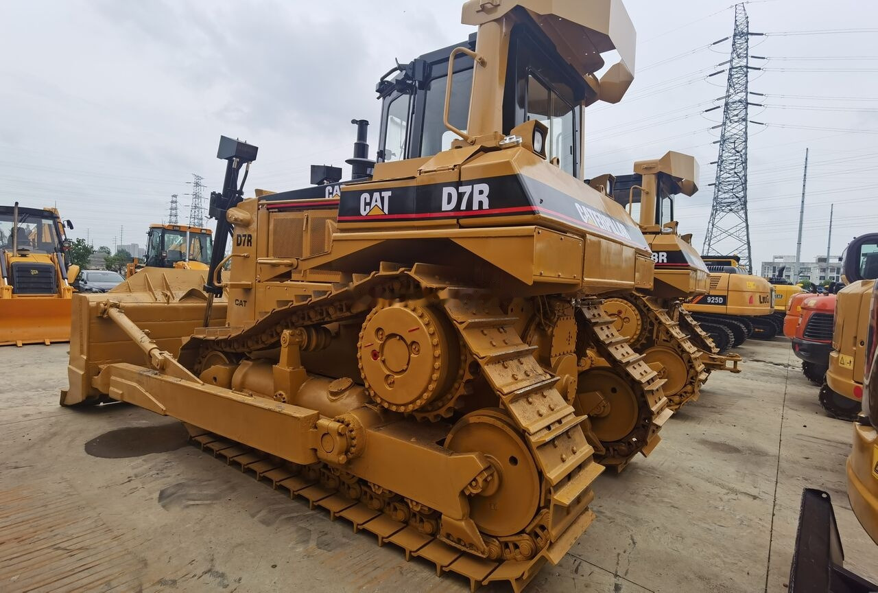 Caterpillar D7R - Buldožer: slika 2 Caterpillar D7R - Buldožer: slika 2