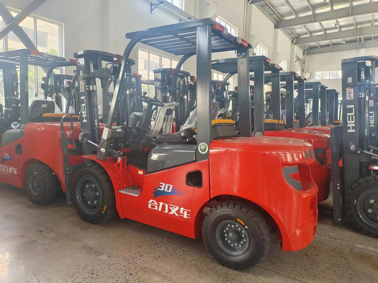 HELI FD30 - Dizel viljuškar: slika 2 HELI FD30 - Dizel viljuškar: slika 2