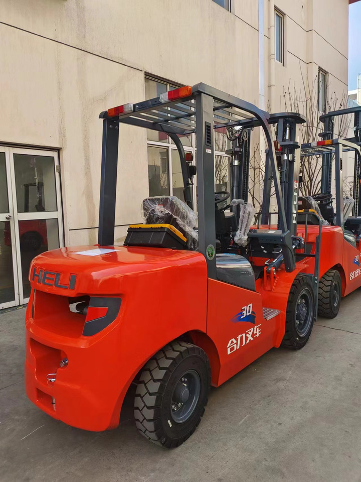 HELI FD30 - Dizel viljuškar: slika 1 HELI FD30 - Dizel viljuškar: slika 1