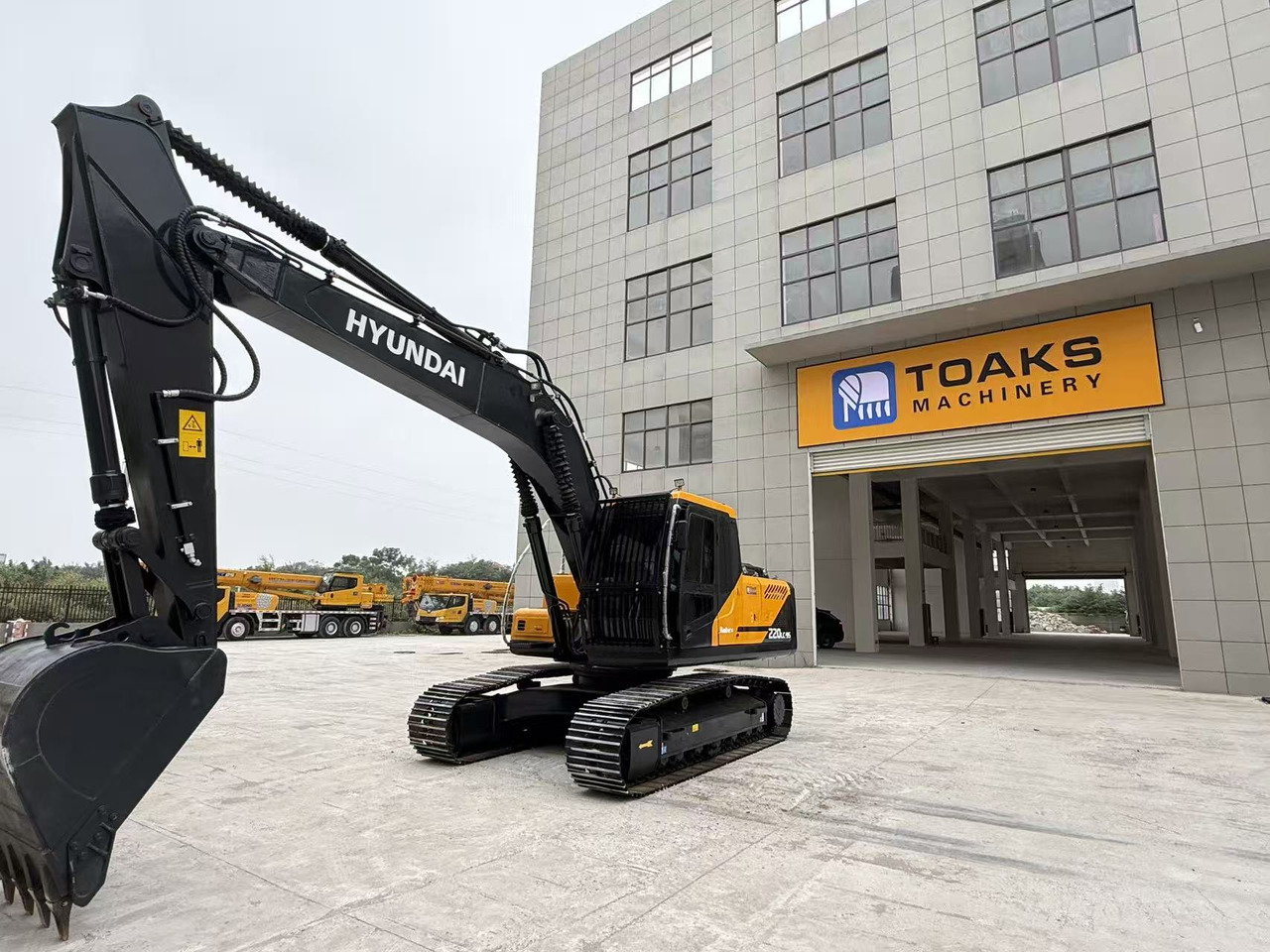 HYUNDAI R220LC-9S - Bager guseničar: slika 2 HYUNDAI R220LC-9S - Bager guseničar: slika 2