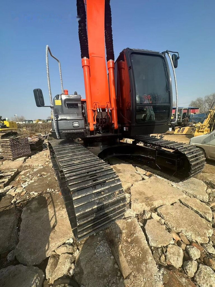 Hitachi ZX200 - Bager guseničar: slika 1 Hitachi ZX200 - Bager guseničar: slika 1