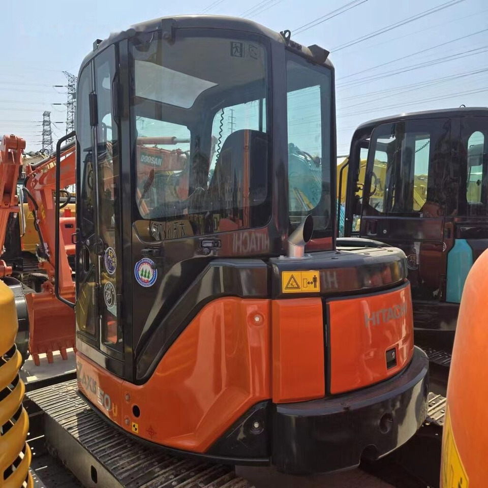 Hitachi ZX50U - Mini bager: slika 1 Hitachi ZX50U - Mini bager: slika 1