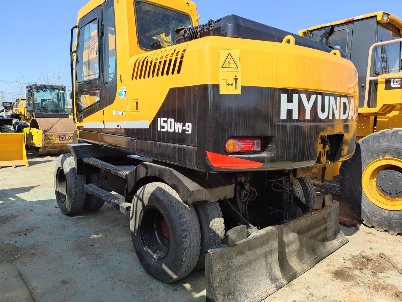 Hyundai R150W-9 - Bager točkaš: slika 2 Hyundai R150W-9 - Bager točkaš: slika 2