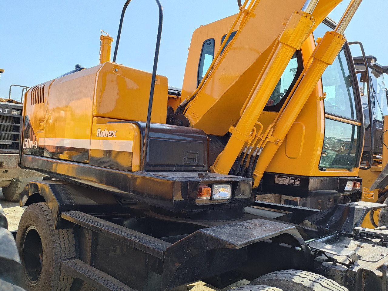 Hyundai R150W-9 - Bager točkaš: slika 4 Hyundai R150W-9 - Bager točkaš: slika 4