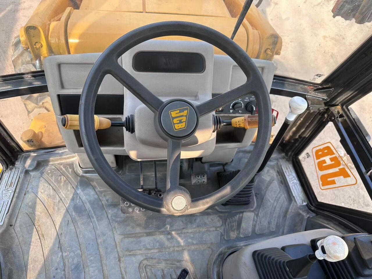 JCB 3CX - Bager utovarivač: slika 2 JCB 3CX - Bager utovarivač: slika 2