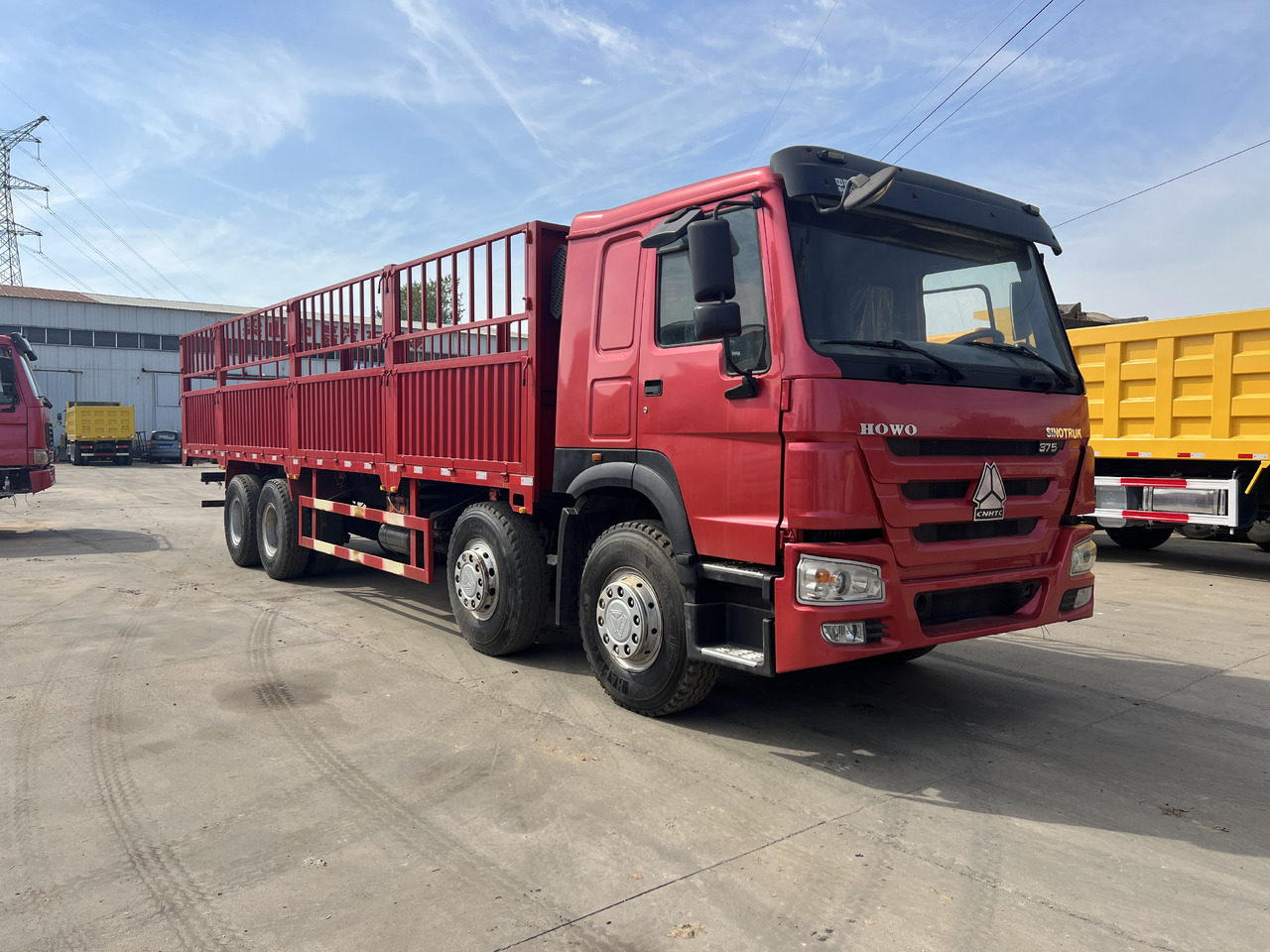 SINOTRUK HOWO 8*4 Fence Truck - Kamion: slika 1 SINOTRUK HOWO 8*4 Fence Truck - Kamion: slika 1