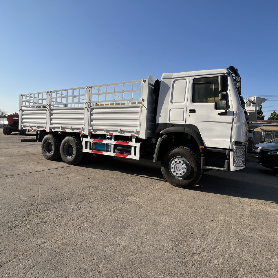 SINOTRUK HOWO - Kamion: slika 1 SINOTRUK HOWO - Kamion: slika 1