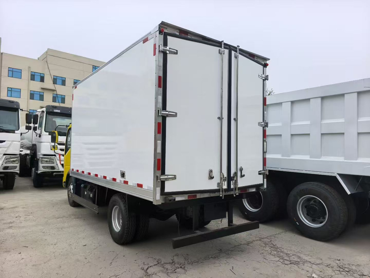 - Hladnjača: slika 2 - Hladnjača: slika 2