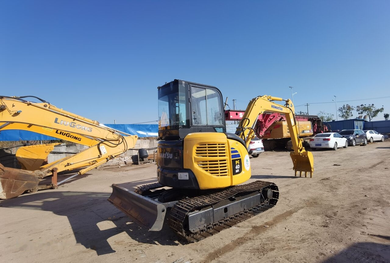 Komatsu PC40 - Mini bager: slika 1 Komatsu PC40 - Mini bager: slika 1