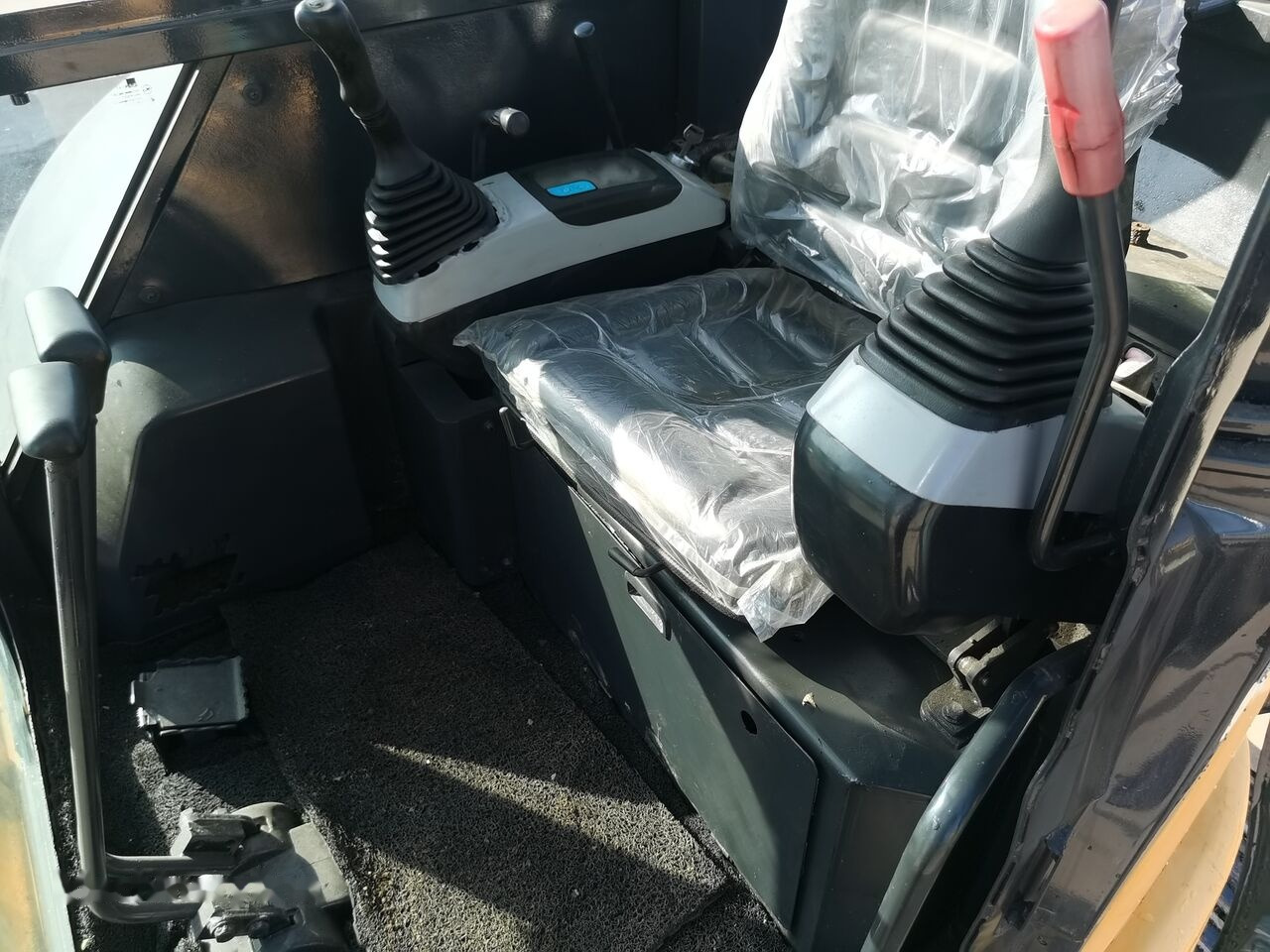 Komatsu PC40 - Mini bager: slika 3 Komatsu PC40 - Mini bager: slika 3