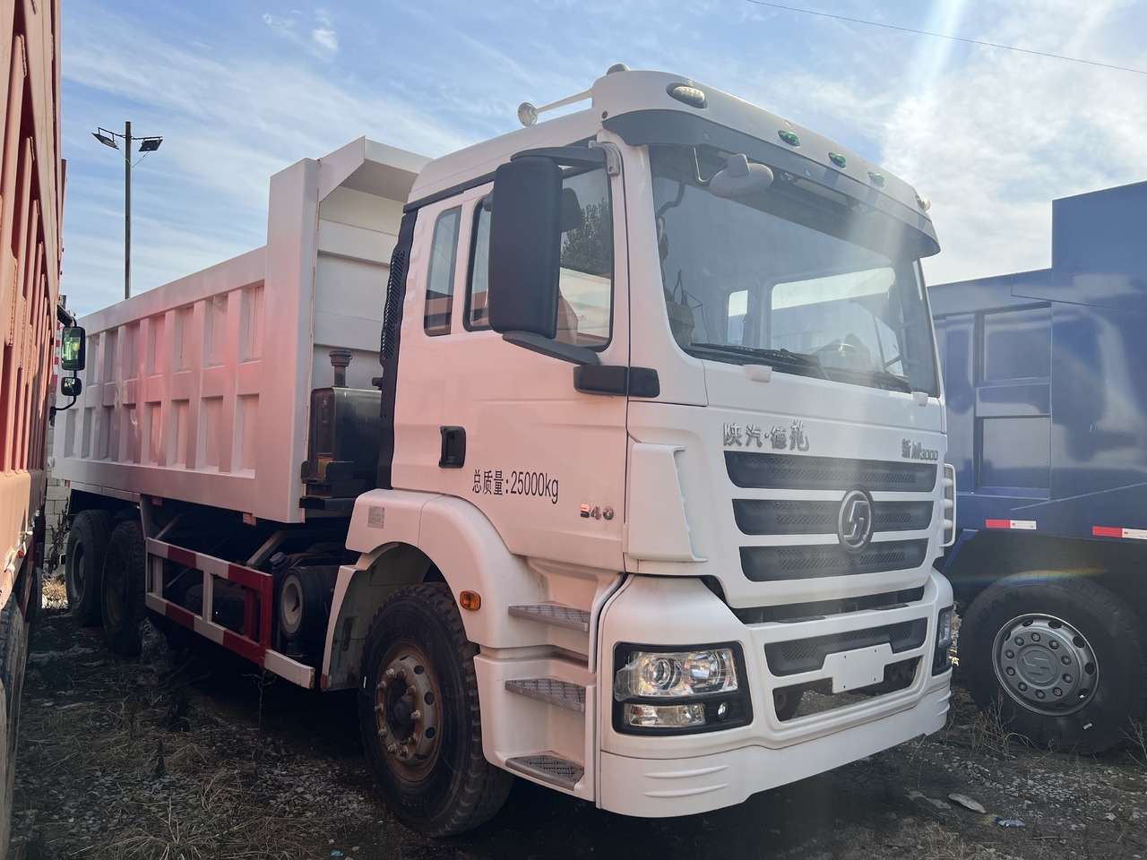 SHACMAN M3000 - Istovarivač: slika 2 SHACMAN M3000 - Istovarivač: slika 2