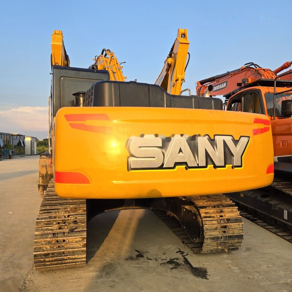 Bager guseničar Sany SY215C: slika 1