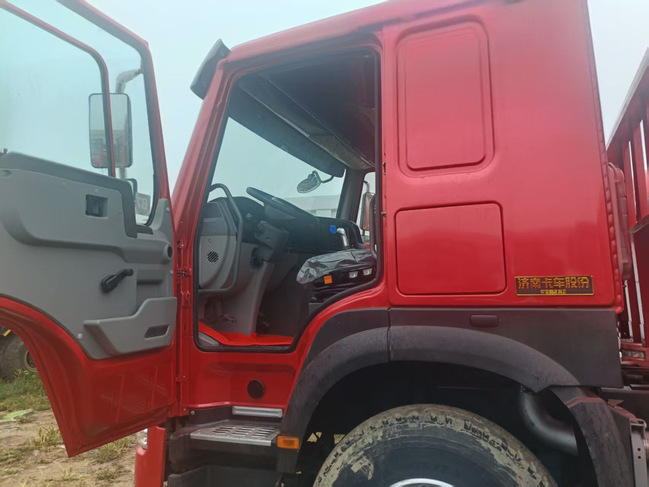 Tegljač SINOTRUK HOWO: slika 7