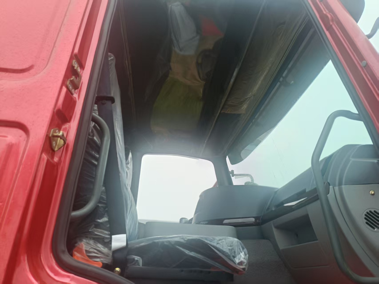 Tegljač SINOTRUK HOWO: slika 8