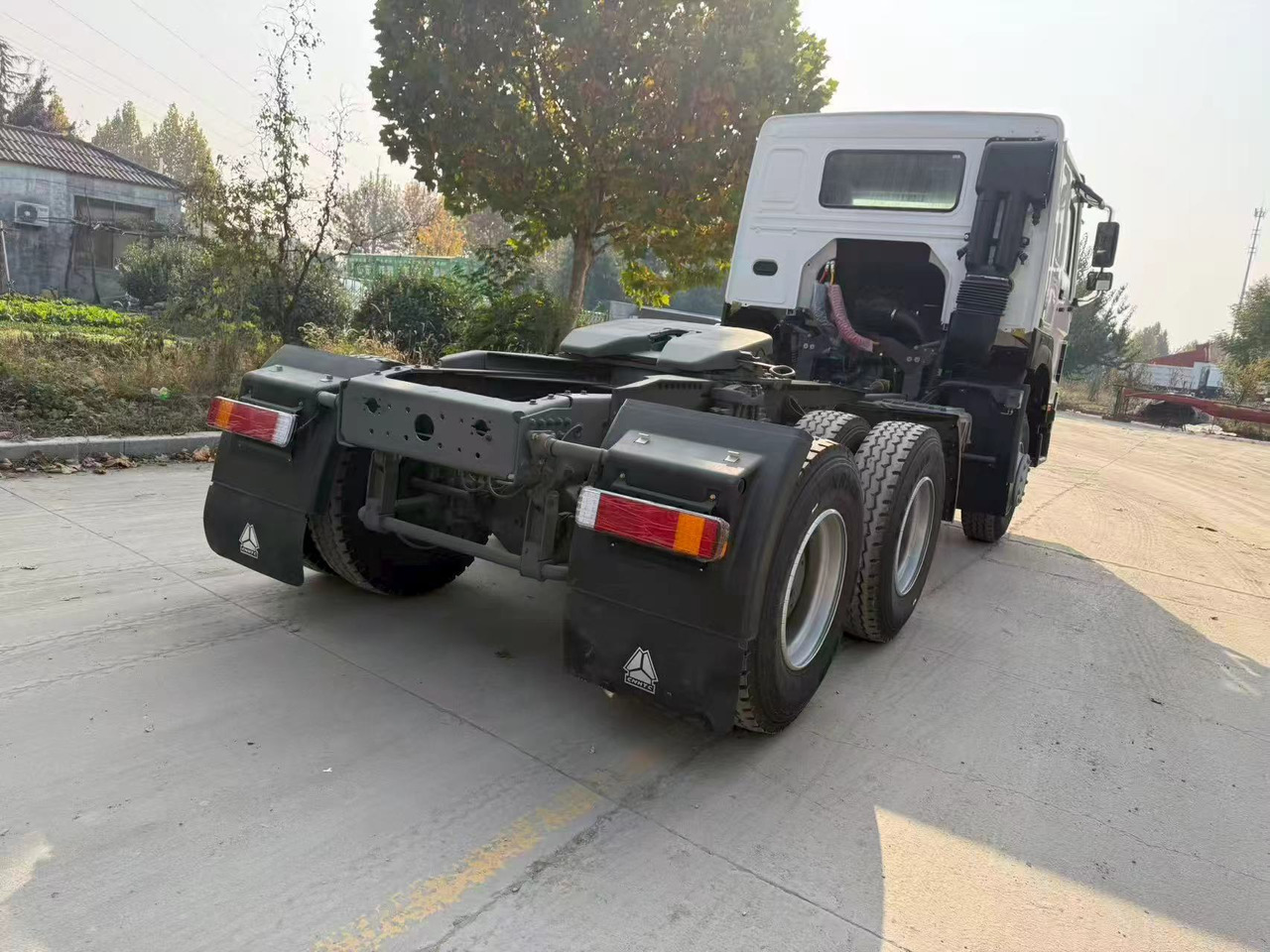 Tegljač SINOTRUK HOWO tractor: slika 7