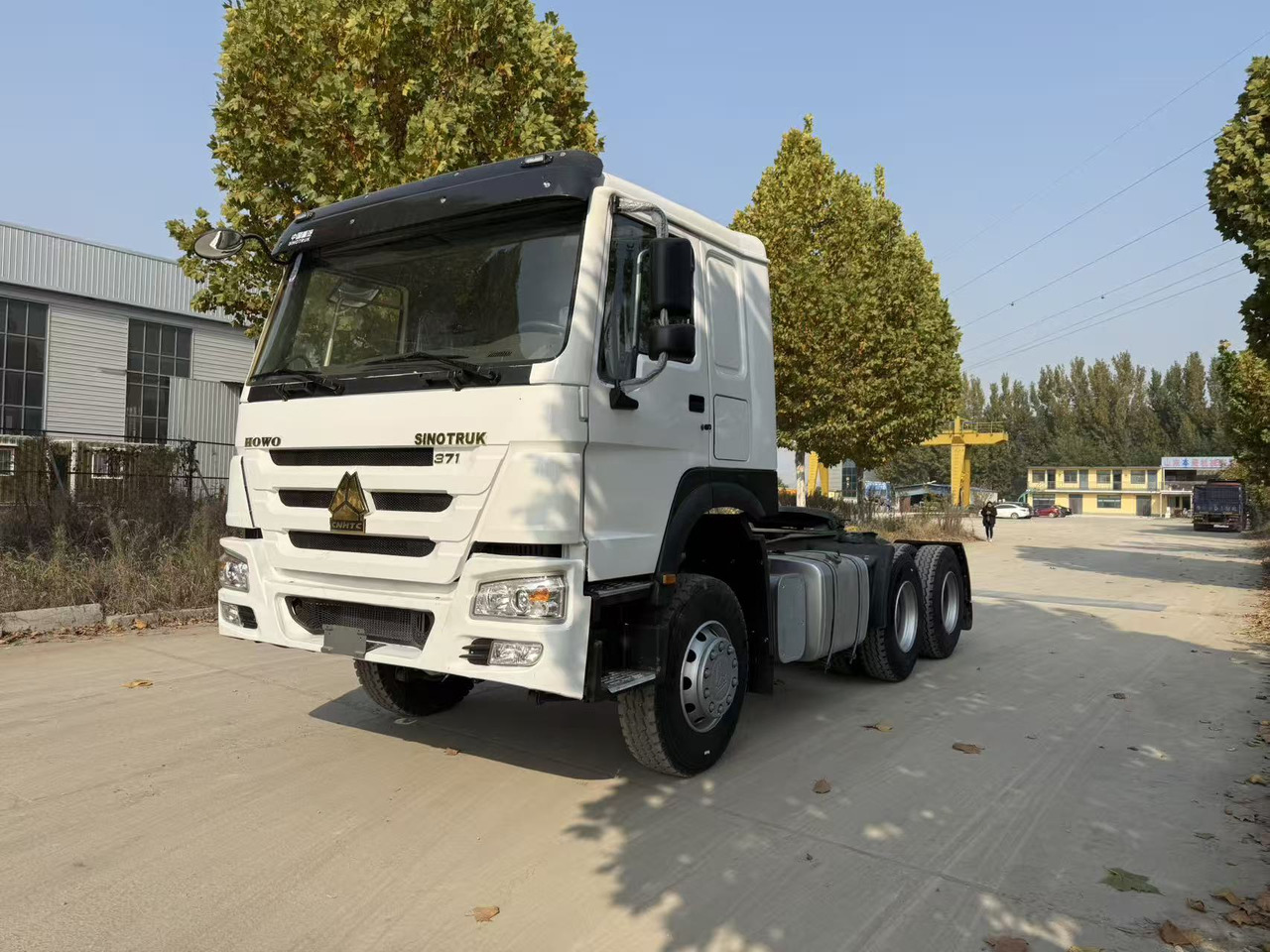 SINOTRUK Howo tractor head - Tegljač: slika 1 SINOTRUK Howo tractor head - Tegljač: slika 1