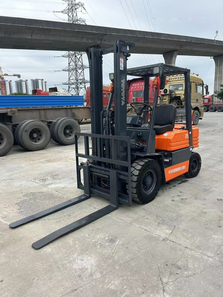 Toyota FD25 - Dizel viljuškar: slika 4 Toyota FD25 - Dizel viljuškar: slika 4