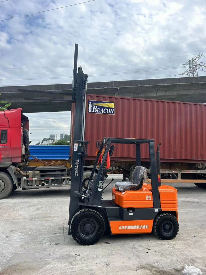 Toyota FD25 - Dizel viljuškar: slika 2 Toyota FD25 - Dizel viljuškar: slika 2