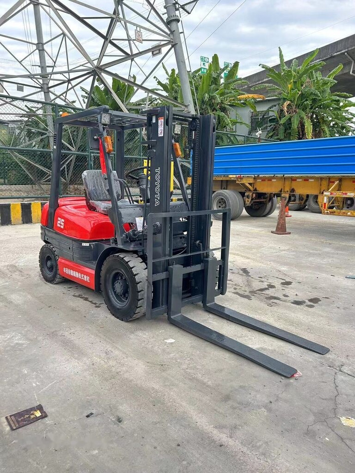 Toyota FD25 - Dizel viljuškar: slika 2 Toyota FD25 - Dizel viljuškar: slika 2