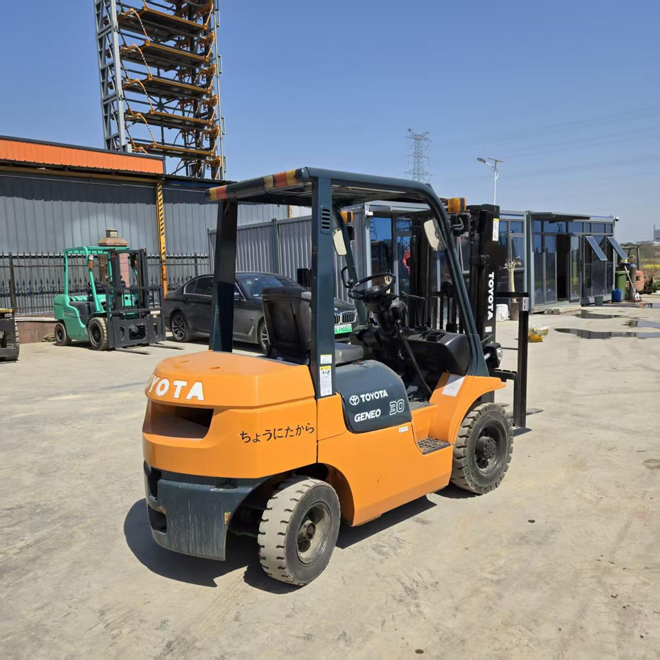 Dizel viljuškar Toyota FD30: slika 6 Dizel viljuškar Toyota FD30: slika 6