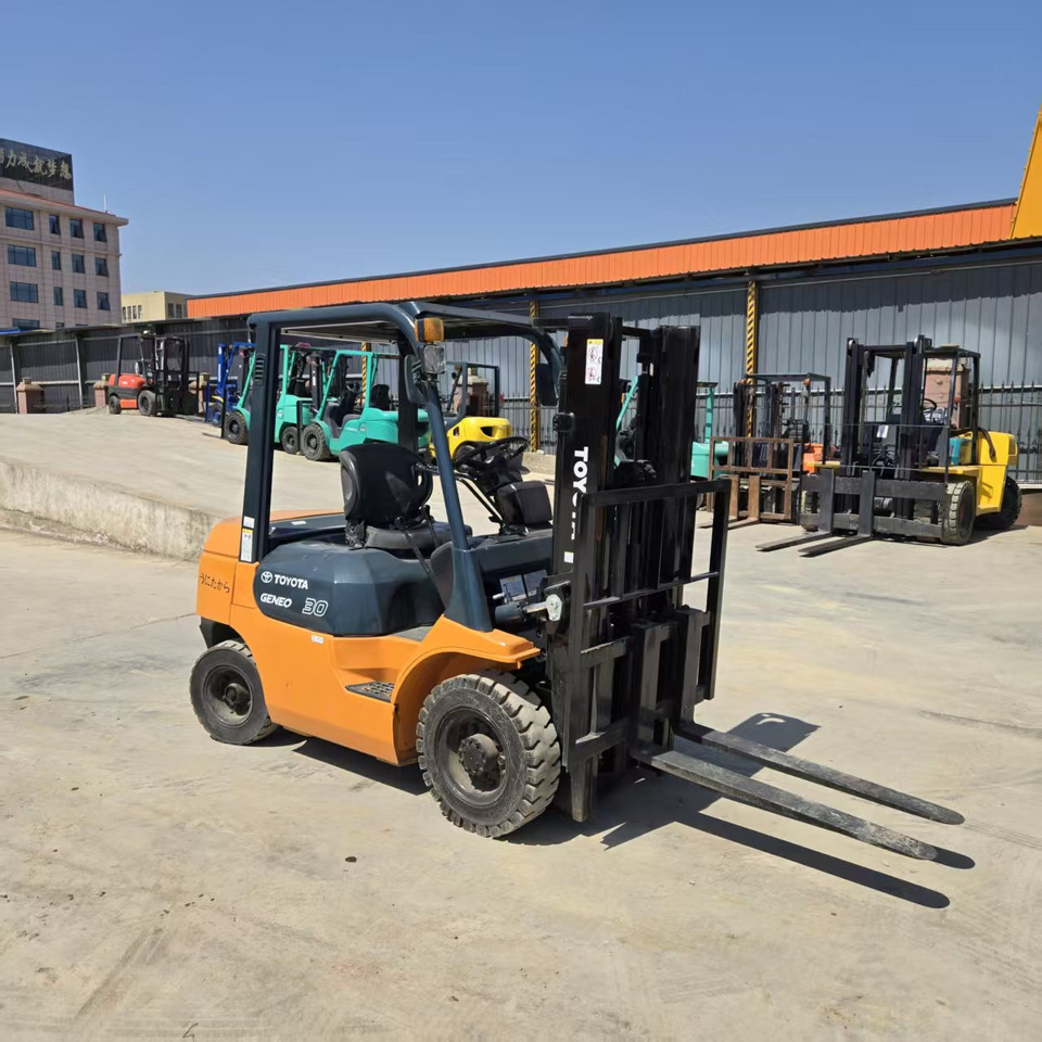 Dizel viljuškar Toyota FD30: slika 7 Dizel viljuškar Toyota FD30: slika 7