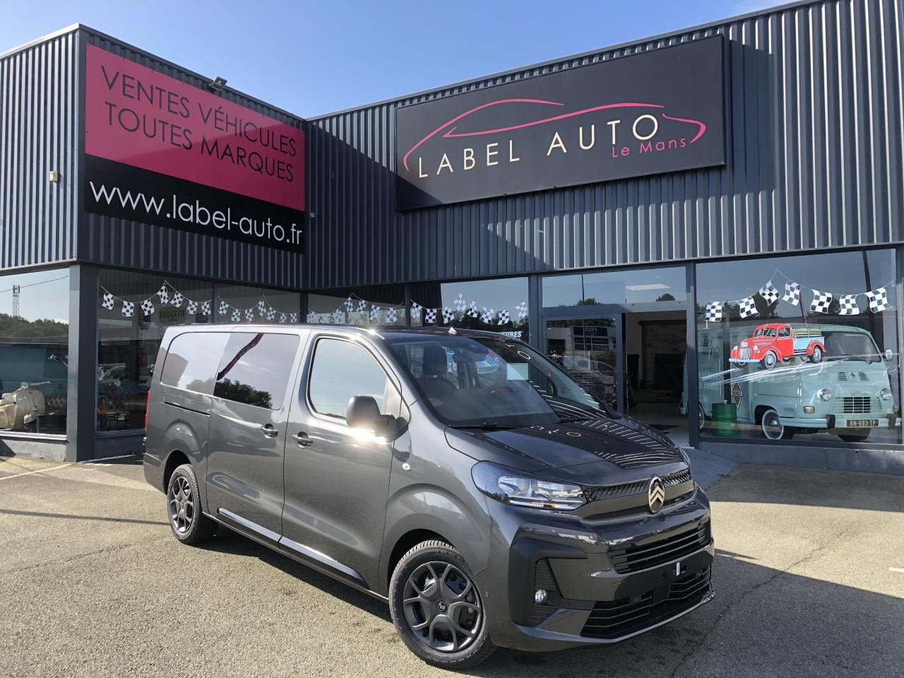 CITROEN Jumpy XL 2.0 BlueHDi - 180 S&S - BV EAT8 III CABINE APPROFONDIE Cabine approfondie Fixe PHASE 2 - Furgon: slika 1 CITROEN Jumpy XL 2.0 BlueHDi - 180 S&S - BV EAT8 III CABINE APPROFONDIE Cabine approfondie Fixe PHASE 2 - Furgon: slika 1