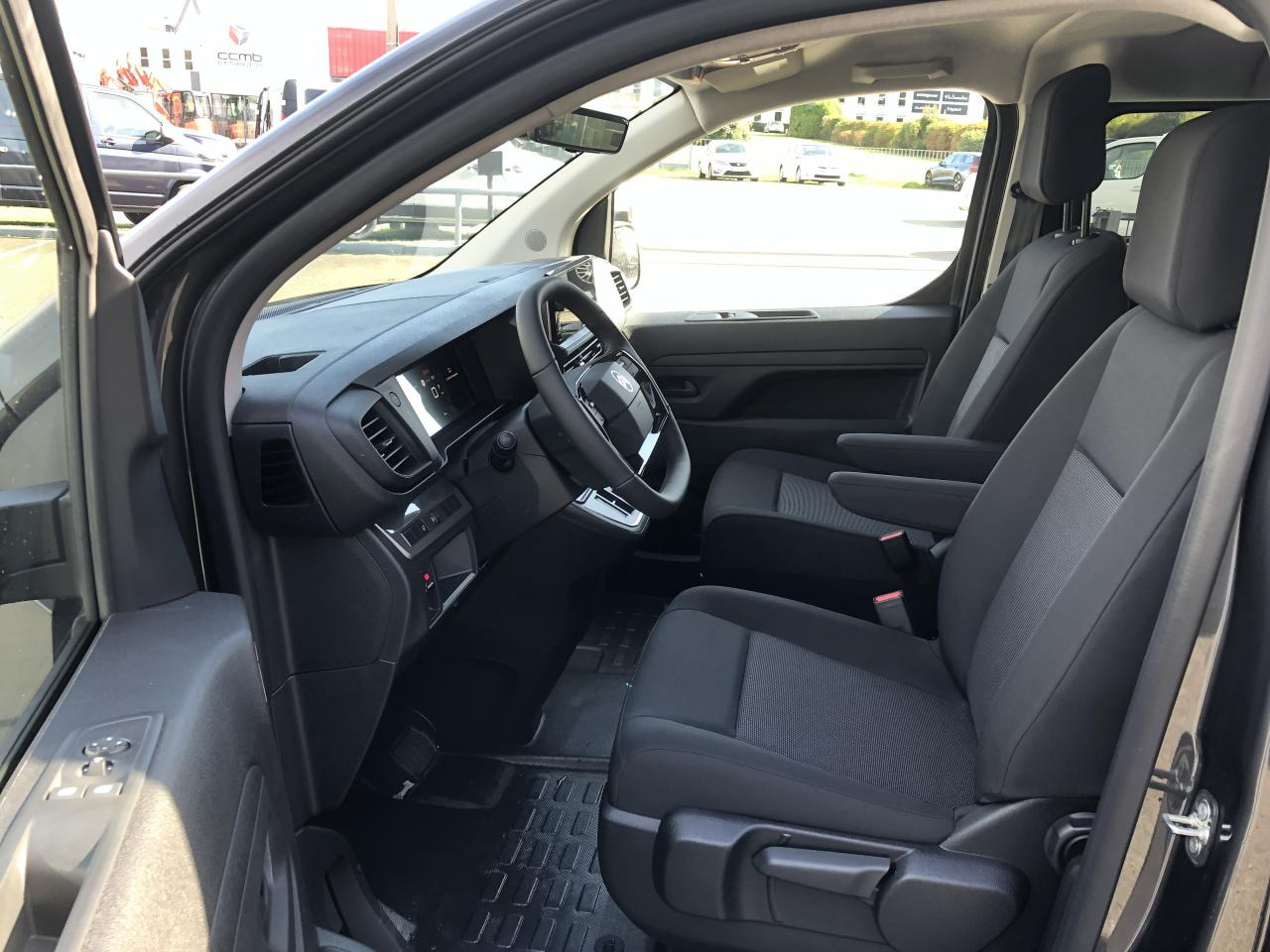 CITROEN Jumpy XL 2.0 BlueHDi - 180 S&S - BV EAT8 III CABINE APPROFONDIE Cabine approfondie Fixe PHASE 2 - Furgon: slika 5 CITROEN Jumpy XL 2.0 BlueHDi - 180 S&S - BV EAT8 III CABINE APPROFONDIE Cabine approfondie Fixe PHASE 2 - Furgon: slika 5