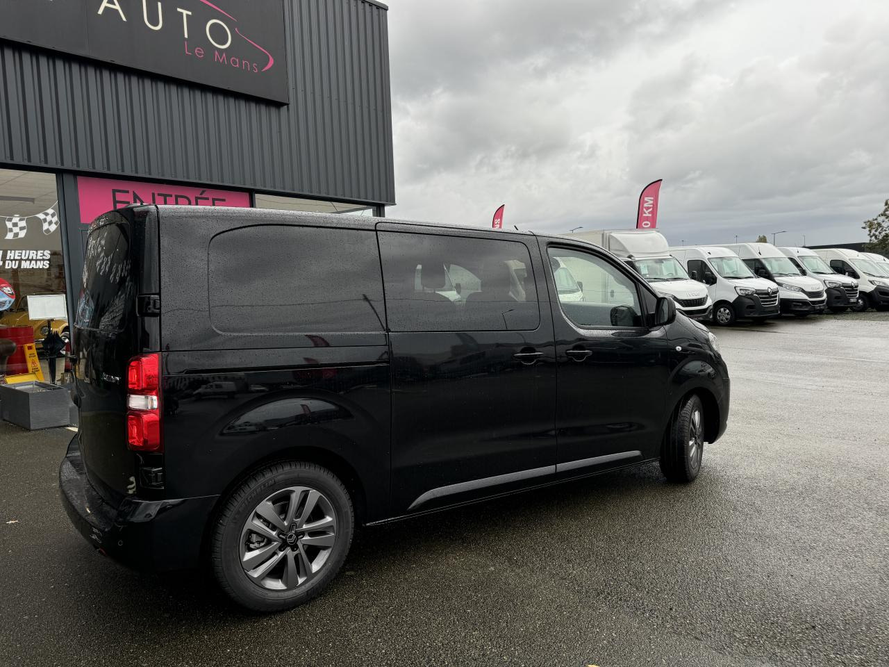 CITROEN jumpy M 2.0 BLUEHDI 180 S S EAT8 DOUBLE CABINE 5 PLACES - Furgon: slika 5 CITROEN jumpy M 2.0 BLUEHDI 180 S S EAT8 DOUBLE CABINE 5 PLACES - Furgon: slika 5