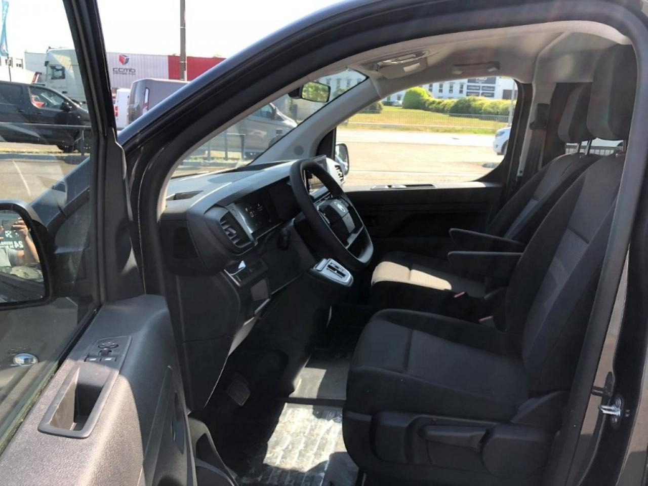 CITROEN jumpy XL 2.0 BLUEHDI 180CH S&S CABINE APPROFONDIE FIXE EAT8 5 PLACES - Furgon: slika 5 CITROEN jumpy XL 2.0 BLUEHDI 180CH S&S CABINE APPROFONDIE FIXE EAT8 5 PLACES - Furgon: slika 5