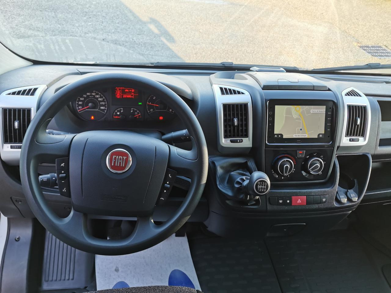 FIAT DUCATO 3T5 CAISSE + HAYON 2.2 HDI 140CH - Druga mašina: slika 4 FIAT DUCATO 3T5 CAISSE + HAYON 2.2 HDI 140CH - Druga mašina: slika 4