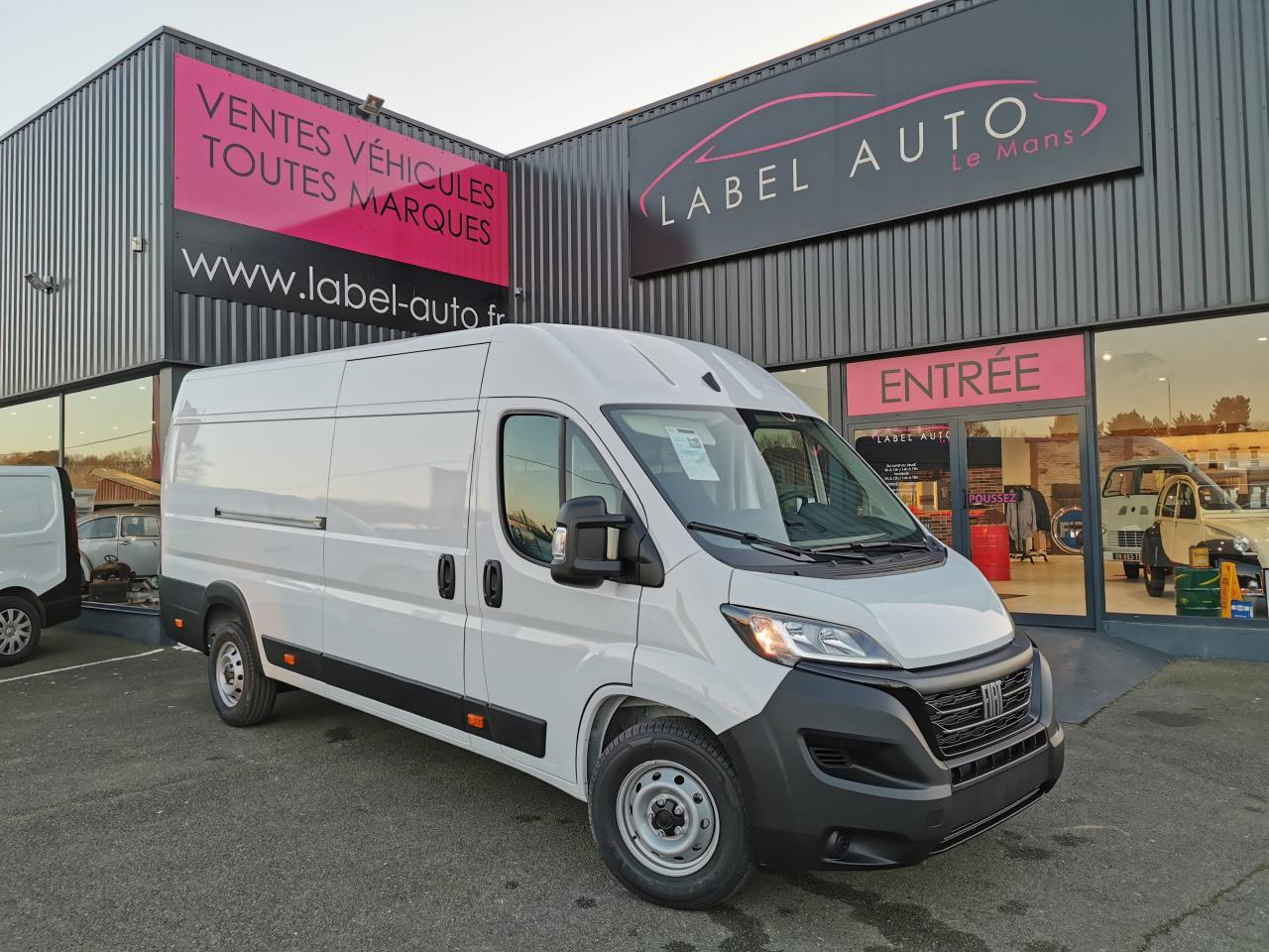 FIAT Ducato Tôlé Maxi 3.5 XL H2 2.2 - 140 S&S  III FOURGON TOLE Fourgon Tôlé - Furgon: slika 1 FIAT Ducato Tôlé Maxi 3.5 XL H2 2.2 - 140 S&S  III FOURGON TOLE Fourgon Tôlé - Furgon: slika 1