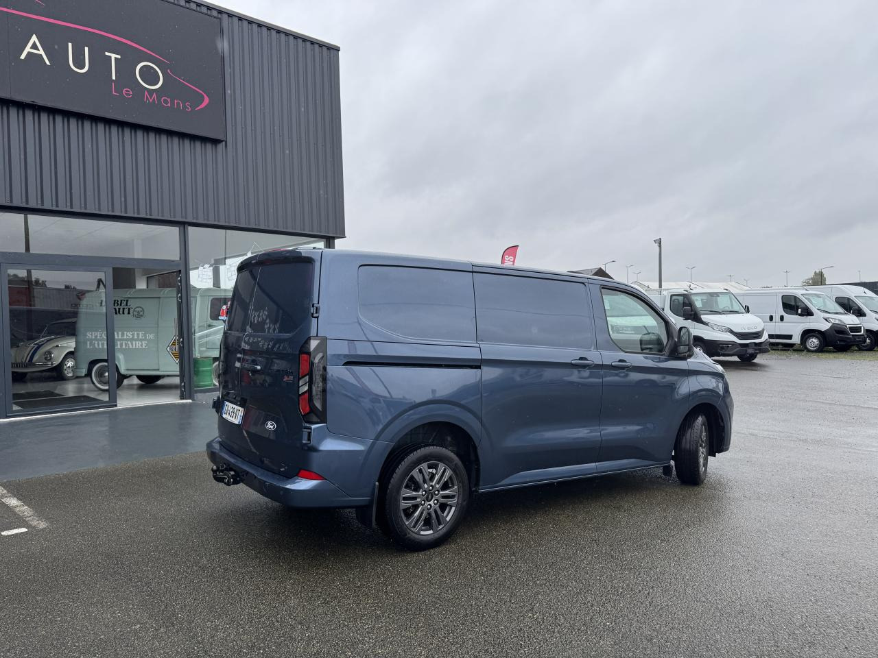 FORD Transit Custom 2.0 EcoBlue 170 ch BVA Fourgon 320 L1H1 Limited - Furgon: slika 5 FORD Transit Custom 2.0 EcoBlue 170 ch BVA Fourgon 320 L1H1 Limited - Furgon: slika 5