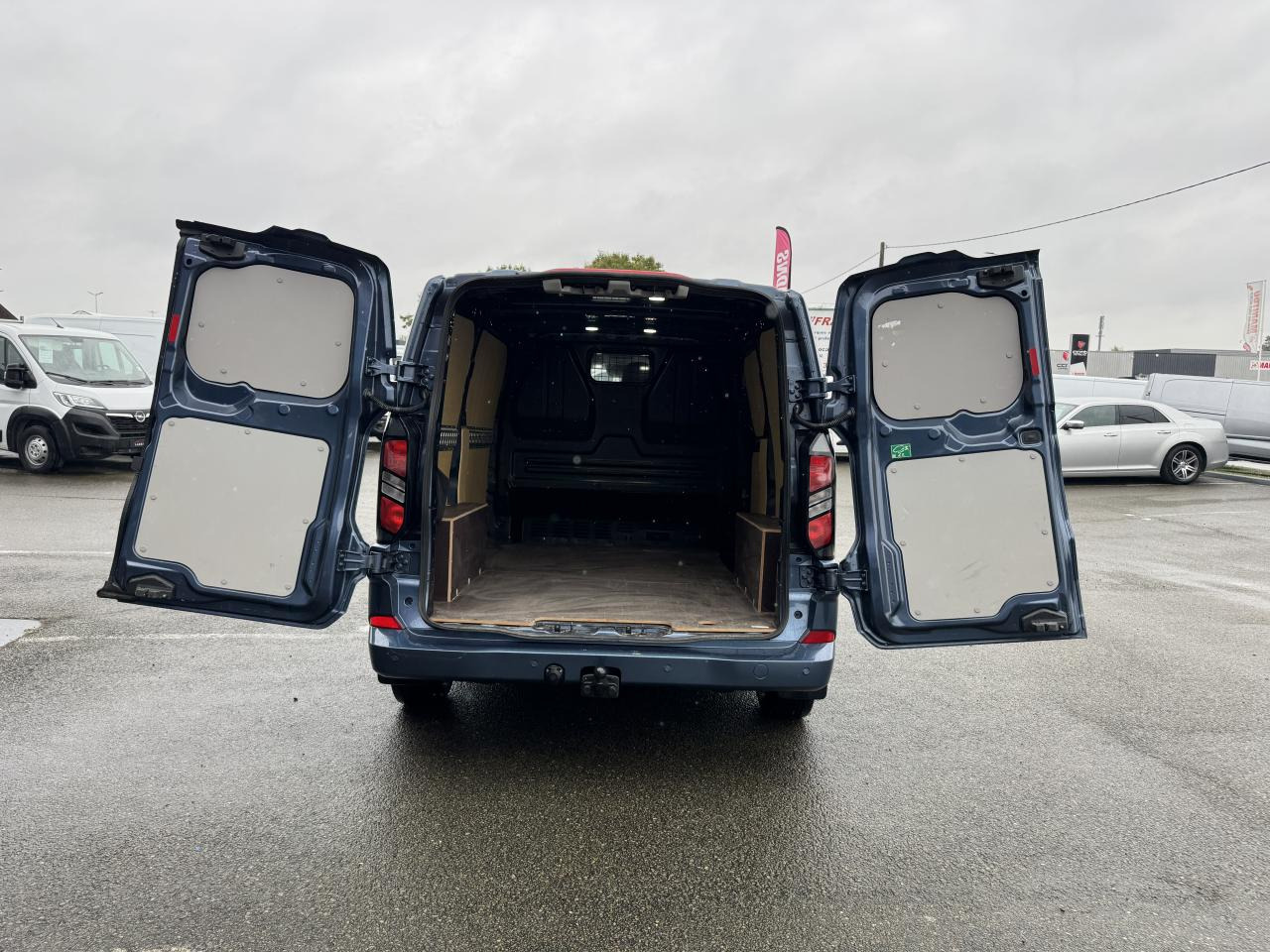FORD Transit Custom 2.0 EcoBlue 170 ch BVA Fourgon 320 L1H1 Limited - Furgon: slika 2 FORD Transit Custom 2.0 EcoBlue 170 ch BVA Fourgon 320 L1H1 Limited - Furgon: slika 2