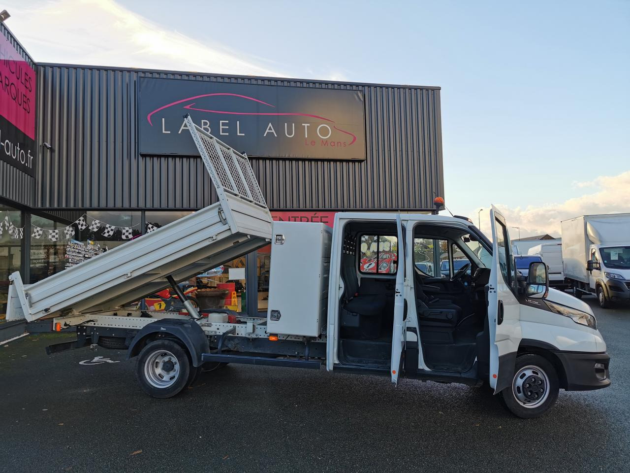 IVECO Daily 35 C 14H D/P S&S (Quad-Tor) CHASSIS DOUBLE CABINE 2014 35C/35S CHASSIS CABINE DOUBLE Chas - Dostavno vozilo kiper, Dostavno vozilo sa duplom kabinom: slika 1 IVECO Daily 35 C 14H D/P S&S (Quad-Tor) CHASSIS DOUBLE CABINE 2014 35C/35S CHASSIS CABINE DOUBLE Chas - Dostavno vozilo kiper, Dostavno vozilo sa duplom kabinom: slika 1