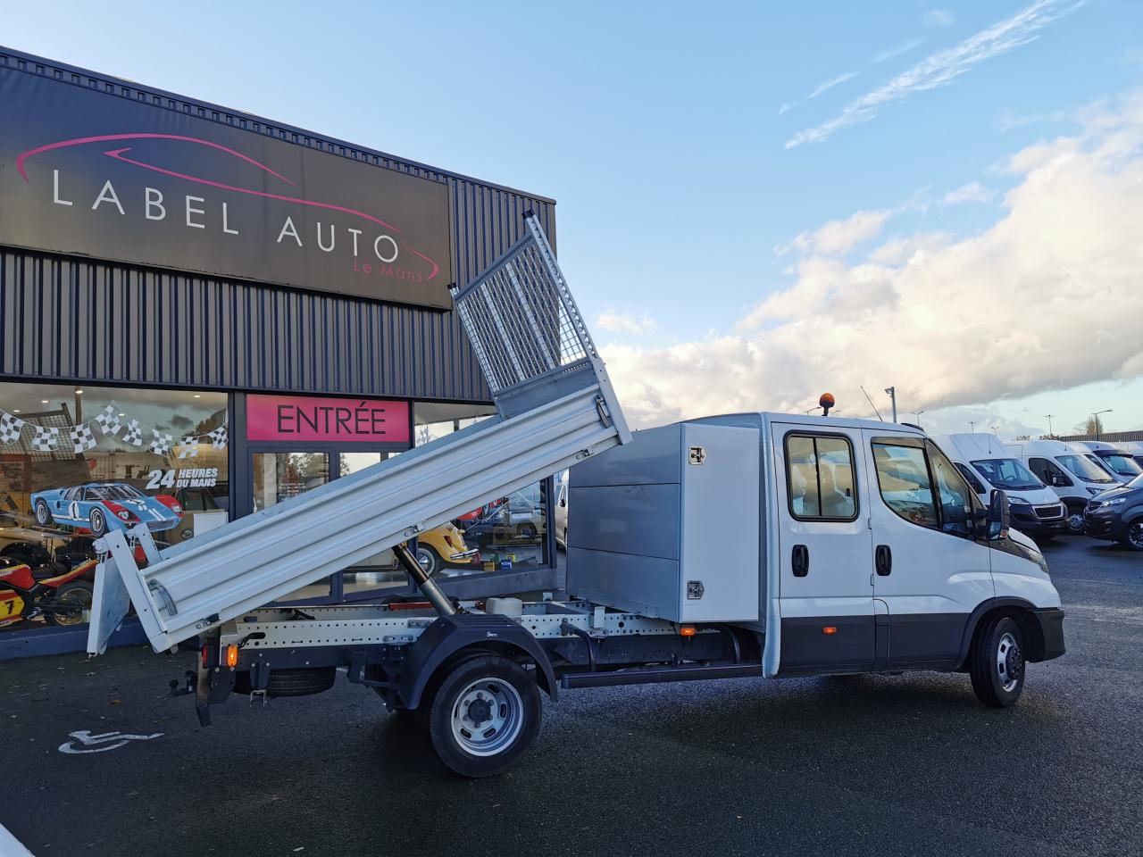 IVECO Daily 35 C 14H D/P S&S (Quad-Tor) CHASSIS DOUBLE CABINE 2014 35C/35S CHASSIS CABINE DOUBLE Chas - Dostavno vozilo kiper, Dostavno vozilo sa duplom kabinom: slika 5 IVECO Daily 35 C 14H D/P S&S (Quad-Tor) CHASSIS DOUBLE CABINE 2014 35C/35S CHASSIS CABINE DOUBLE Chas - Dostavno vozilo kiper, Dostavno vozilo sa duplom kabinom: slika 5