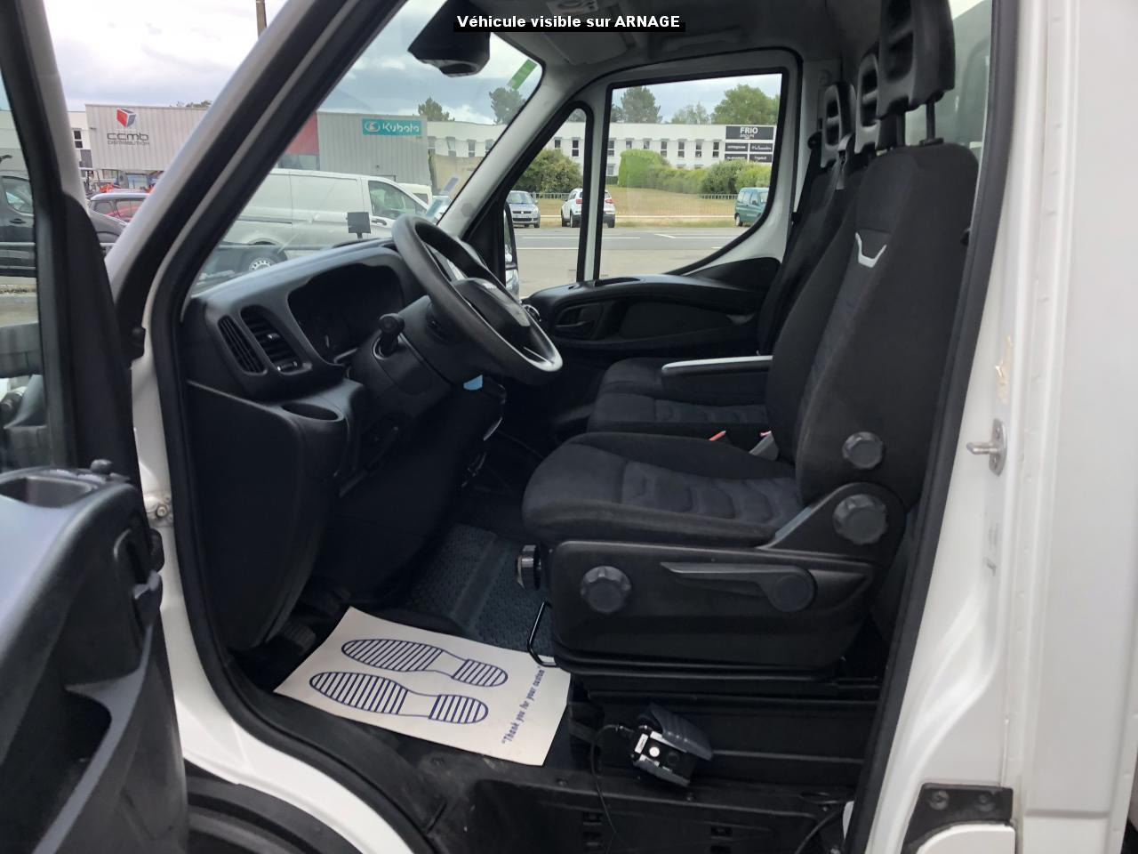 IVECO Daily 35 C 16H3.0 (Quad-Leaf) CHASSIS CABINE 2014 35C/35S Chassis cabine 35 C Epmt.3.75 PHASE 4 - Dostavno vozilo kiper: slika 5 IVECO Daily 35 C 16H3.0 (Quad-Leaf) CHASSIS CABINE 2014 35C/35S Chassis cabine 35 C Epmt.3.75 PHASE 4 - Dostavno vozilo kiper: slika 5