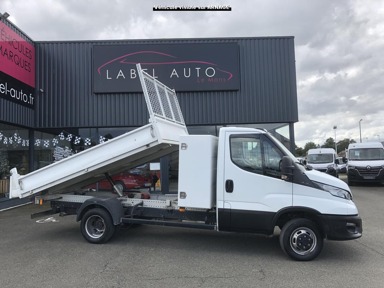 IVECO Daily 35 C 16H3.0 (Quad-Leaf) CHASSIS CABINE 2014 35C/35S Chassis cabine 35 C Epmt.3.75 PHASE 4 - Dostavno vozilo kiper: slika 1 IVECO Daily 35 C 16H3.0 (Quad-Leaf) CHASSIS CABINE 2014 35C/35S Chassis cabine 35 C Epmt.3.75 PHASE 4 - Dostavno vozilo kiper: slika 1