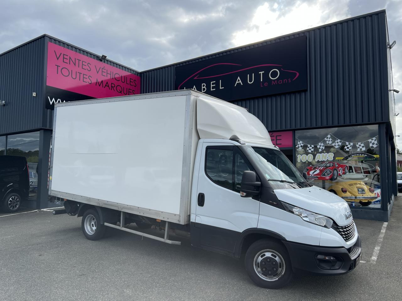IVECO Daily 35C16 CAISSE HAYON 20M3 RJ 3.0L 160CH - Dostavno vozilo sa zatvorenim sandukom: slika 1 IVECO Daily 35C16 CAISSE HAYON 20M3 RJ 3.0L 160CH - Dostavno vozilo sa zatvorenim sandukom: slika 1