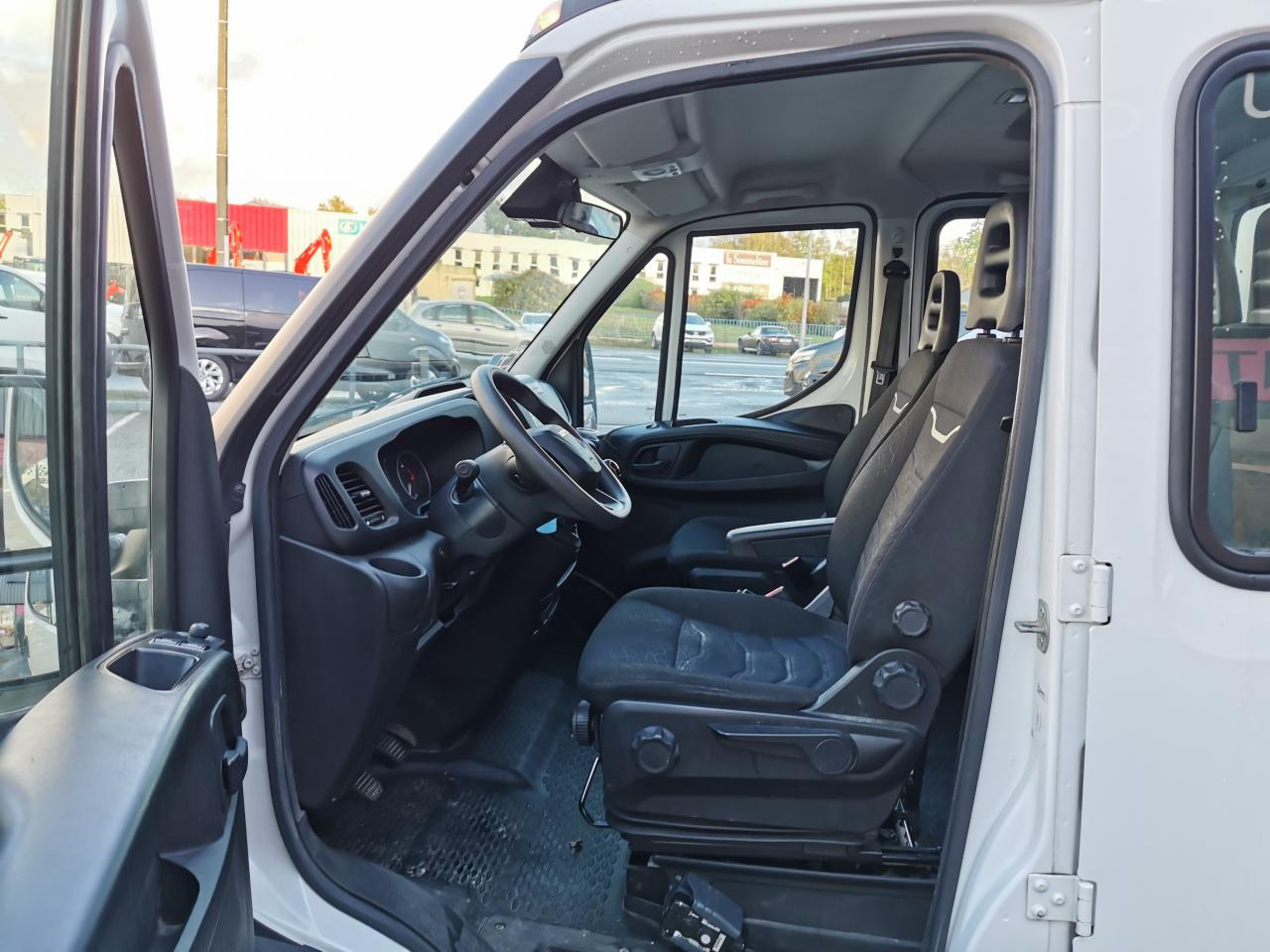 IVECO daily 35C14 BENNE COFFRE DOUBLE CABINE 6 places - Dostavno vozilo kiper: slika 5 IVECO daily 35C14 BENNE COFFRE DOUBLE CABINE 6 places - Dostavno vozilo kiper: slika 5