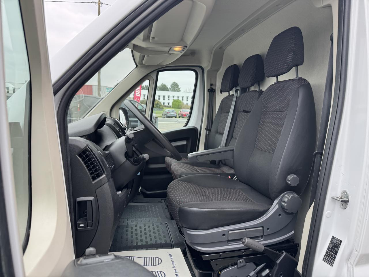 PEUGEOT BOXER 3T3 L3H2 2.2 HDI 140CH ASPHALT - Furgon: slika 5 PEUGEOT BOXER 3T3 L3H2 2.2 HDI 140CH ASPHALT - Furgon: slika 5