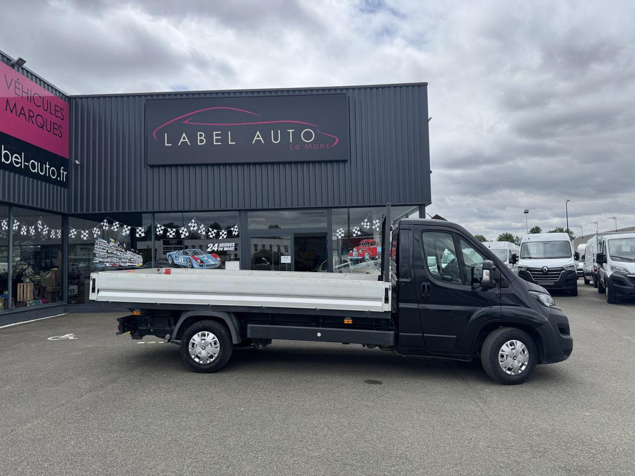 PEUGEOT BOXER 3T5 PLATEAU 4M20 2.2 HDI 140 CH PREMIUM - Dostavno vozilo s ravnom platformom: slika 1 PEUGEOT BOXER 3T5 PLATEAU 4M20 2.2 HDI 140 CH PREMIUM - Dostavno vozilo s ravnom platformom: slika 1