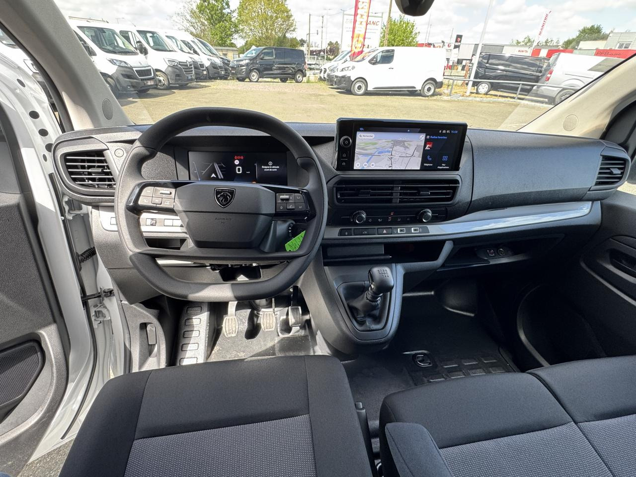 PEUGEOT Expert M 2.0 BlueHDi - 145 III FOURGON Fourgon PHASE 2 - Furgon: slika 4 PEUGEOT Expert M 2.0 BlueHDi - 145 III FOURGON Fourgon PHASE 2 - Furgon: slika 4